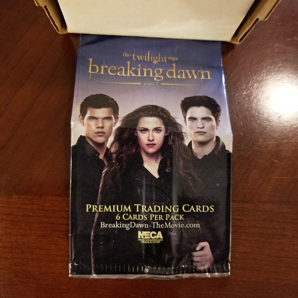 Twilight Breaking Dawn Part 1 Trading Cards - Picture 13 of 14
